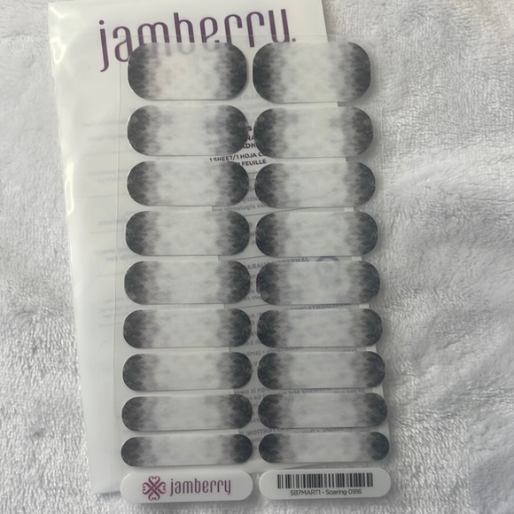 Jamberry - Soaring - Picture 1 of 2